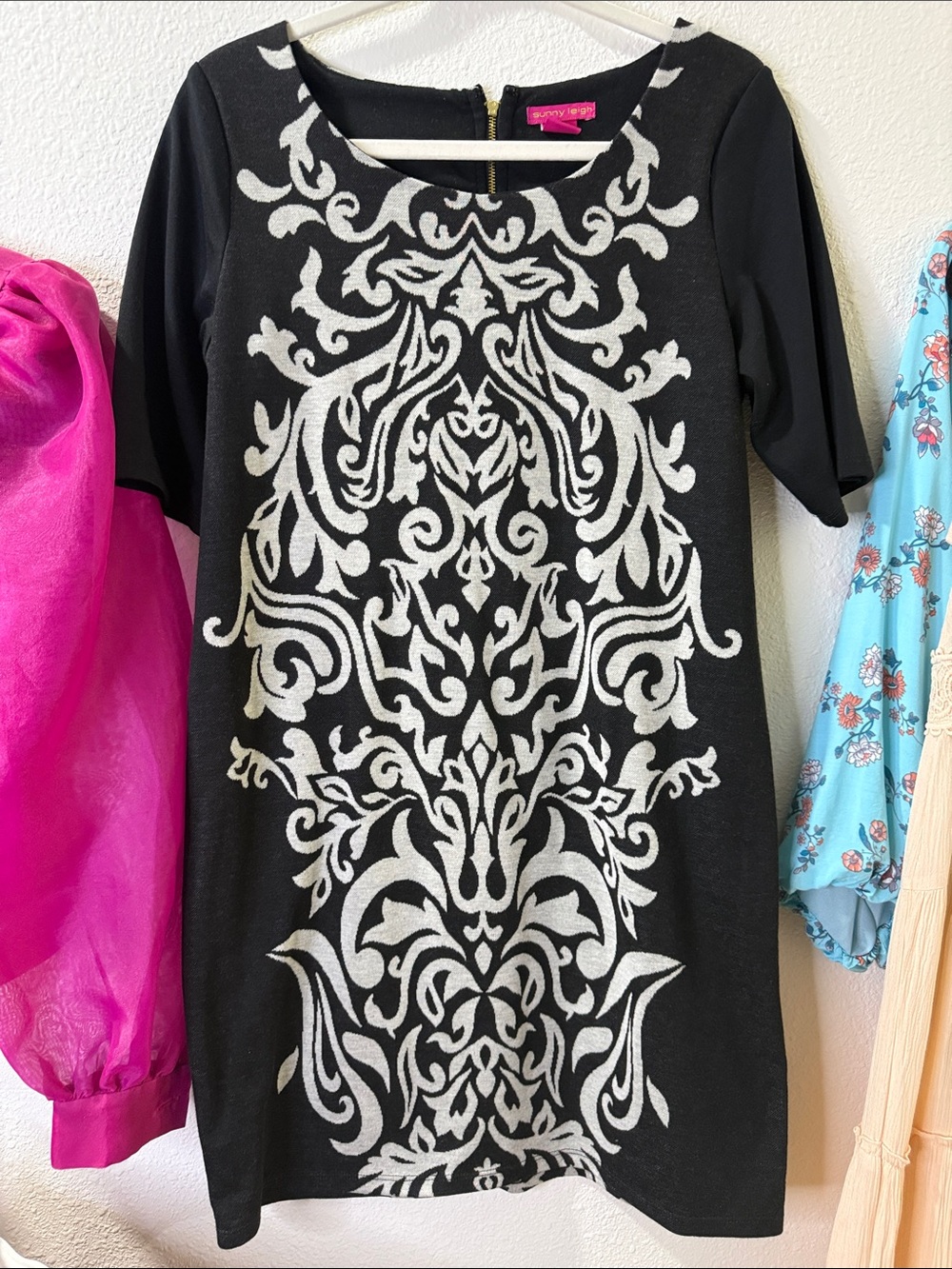 Sunny Leigh SZ L Black Dress with Ivory/White Damask Print stretchy
